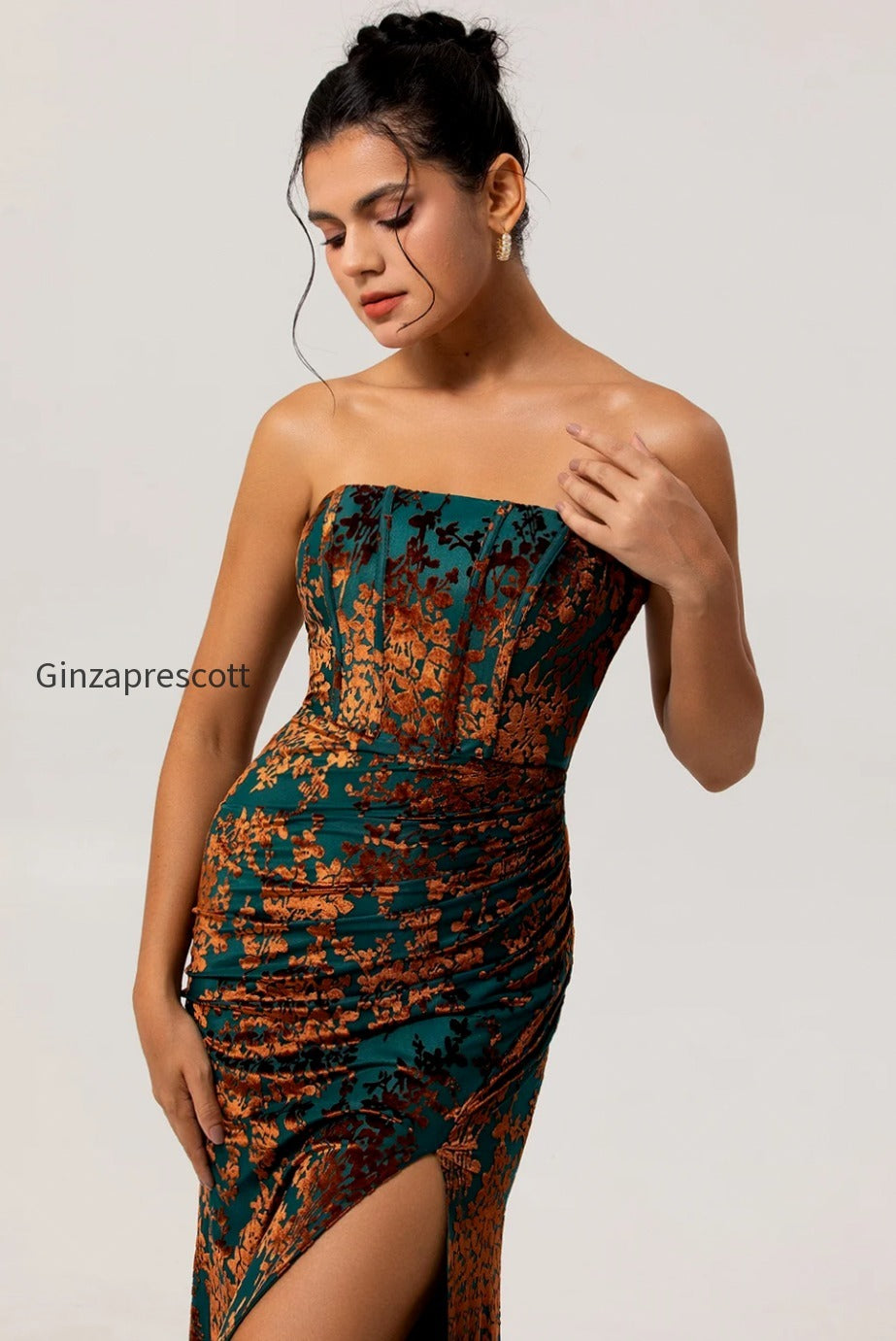 peacock-green-strapless-corset-long-velvet-bridesmaid-dress-with-slit